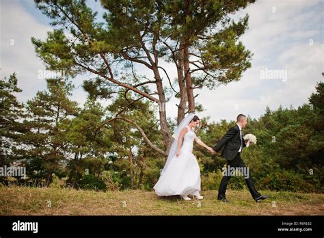 Yong Brunette Married Couple At Pinewood In Love Stock Photo Alamy