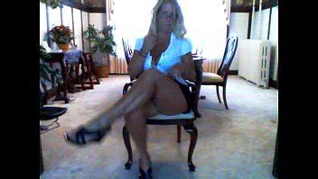 Naughty MILF Seductively Removes Her Clothes LetMeJerk