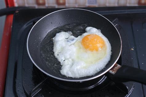 Premium Photo Fried Egg In A Frying Pan