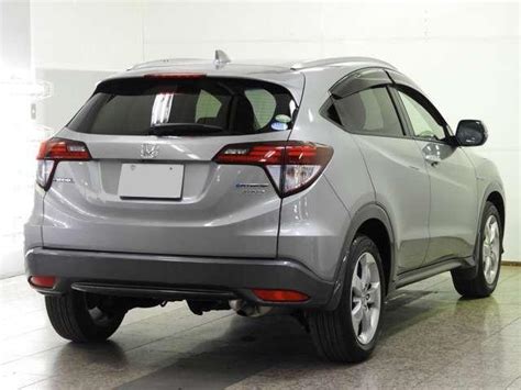 Used Honda Vezel Hybrid Pictures 2014 Model Silver Color Photo