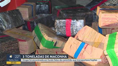 Toneladas De Maconha S O Encontradas Em Caminh O Que Levava Fog Es Na