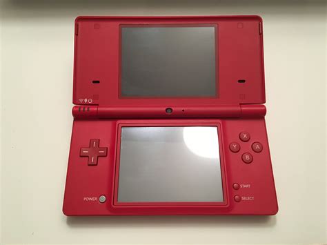 Galleon - Nintendo DSi - Matte Red