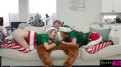 Horny Step Bro Got Threesome With Hot Elves Jill Kassidy And Xxlayna