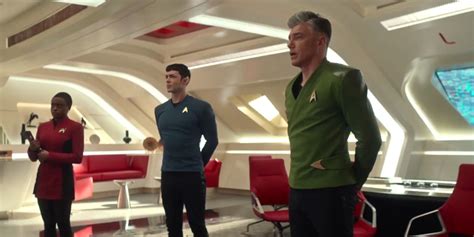 Kirk’s Weird Green Uniform Finally Explained By Strange New Worlds