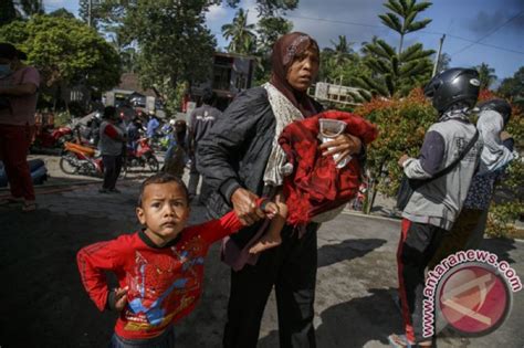 Warga Lereng Merapi Di Magelang Tinggalkan Tempat Pengungsian Antara News