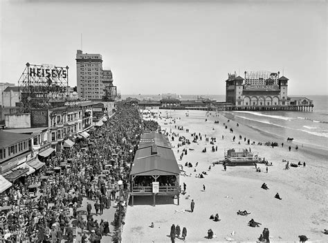 Atlantic City Boardwalk around 1920 [4500x3338] [OS] : r/HistoryPorn
