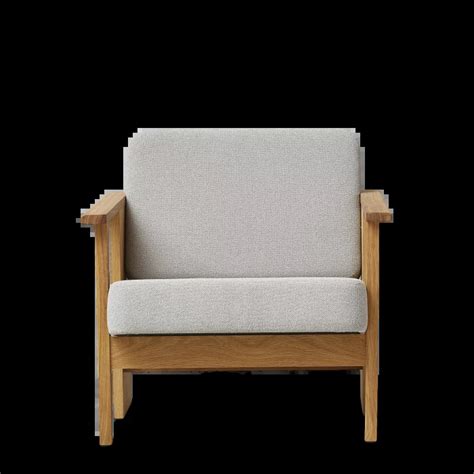 Oak Grain Lounge Chair: Compact & Comfortable Design