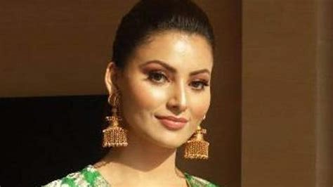 Urvashi Rautela Shares Yet Another Cryptic Post On Twitter Fans Debate