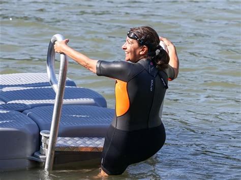 Anne Hidalgo Se Baigne Dans La Seine Une Semaine Avant Le D But Des Jo