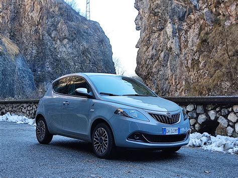 Lancia Ypsilon 2022 tutte le caratteristiche della citycar più amata