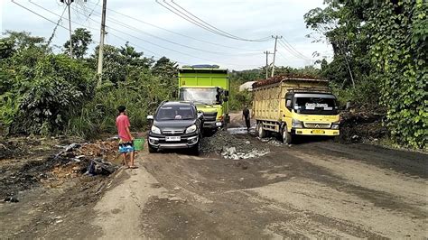 CCTV Lintas Kelayang Truk Canter HDL Muatan Sawit Amblas Dijalan