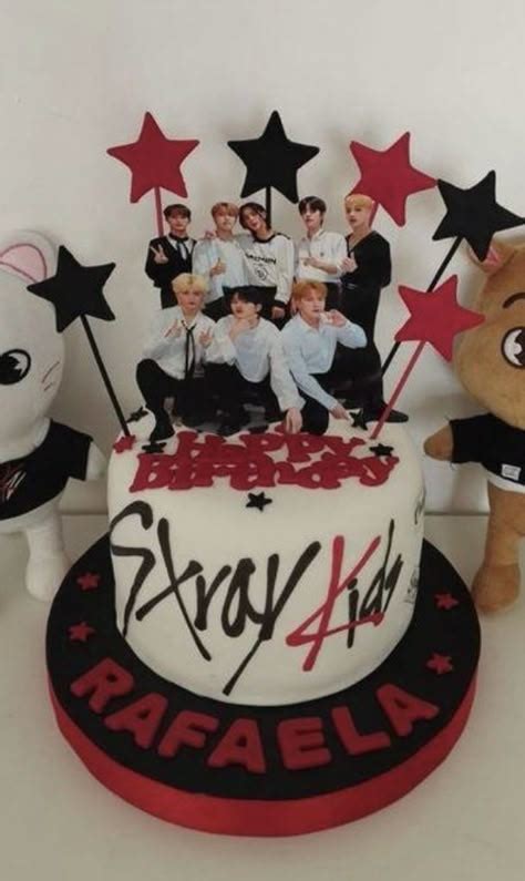 Aniversário Dos Meninos Do Stray Kids - decoração tema Stray kids | Festa de aniversario infantil, Bolos de ...