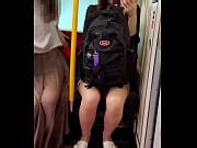 Japanese Cuties Teasing You On A Train XVIDEOSダウンローダー XVIDEOSの動画を