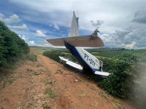 Aeronave De Pequeno Porte Faz Pouso De Emerg Ncia Em Meio A Cafezal Em