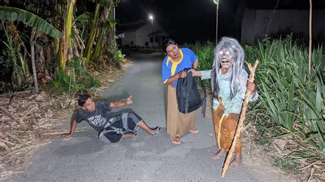 Prank Nenek Gayung Di Jalan Prank Terbaru Terlucu Ghost Prank