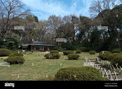 Santuario interior meiji fotografías e imágenes de alta resolución Alamy