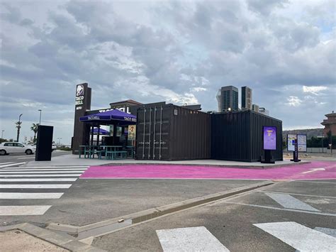 Taco Bell Inaugura Su Primer Freestanding Construido Con Contenedores