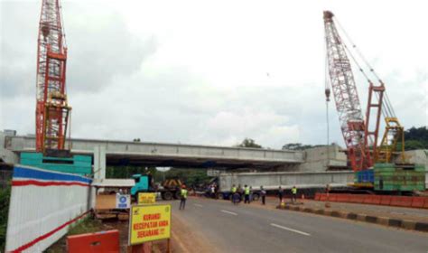 Pemasangan Girder Flyover Kandeman Batang Kelar — Warta Desa