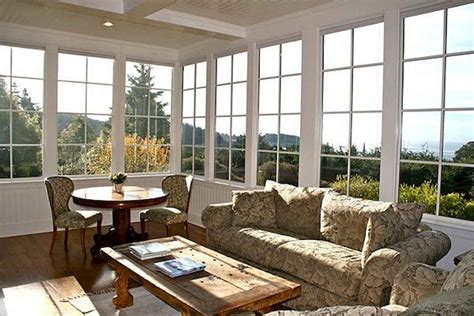 20 Cozy Farmhouse Sunroom Decor Ideas