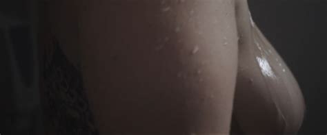 Nude video celebs Faddo Jullian nude Lazy Girls Fainéant e s