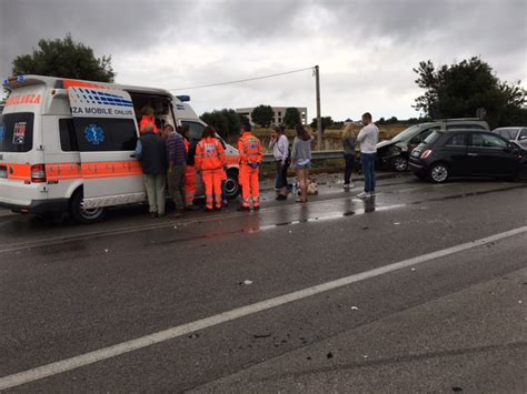 Incidente Sulla Circonvallazione Di Pezze Di Greco Ferito Anziano