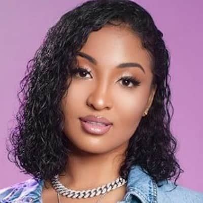 Shenseea Bio: Affair, Single, Net Worth, Age, Ethnicity, Nationality, Height