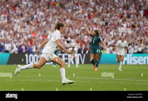 England Euro Celeb Goal Toone Hi Res Stock Photography And Images Alamy