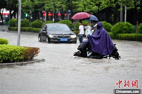 福州持续强降雨致道路积水 启动防暴雨Ⅰ级应急响应 搜狐大视野 搜狐新闻