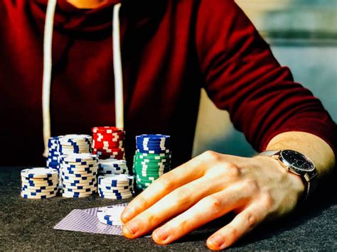 15 Best Poker Bluffing Tips Used by the Pros [2024] | BlackRain79 ...