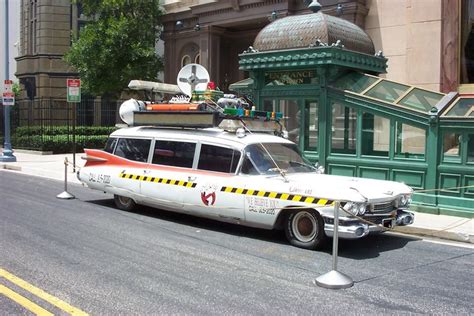 Ghostbusters ecto 1 model car - aholicnibht