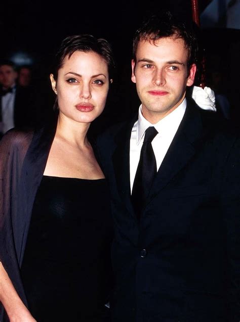 Jonny Lee Miller and Angelina Jolie at the BAFTAs in London [1998] : r