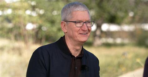 Apple Ceo Tim Cook On Hiring At The Company Cbs News