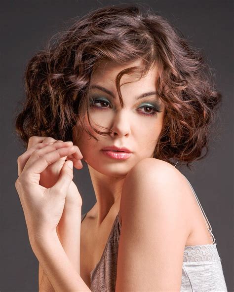 Cooler Frecher Bob Mit Locken Kinnlange Frisuren