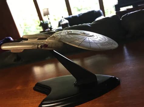 STAR TREK THE Next Generation USS Enterprise NCC 1701 D Franklin Mint