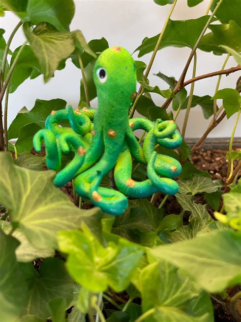 Green Octopus Garden Stake Garden Decor Whimsical Octopus Sculpture