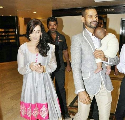 Indian Cricketer Shikhar Dhawan Family Photos - MERE PIX