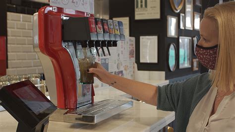 Coca Cola Estrena Nuevo Dispensador De Bebidas Autoservicio Para