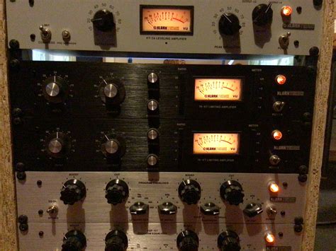 Vends 2 exemplaires de Klark Teknik 76KT en parfait état (Auvergne ...