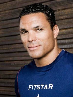 Tony Gonzalez • Height, Weight, Size, Body Measurements, Biography ...