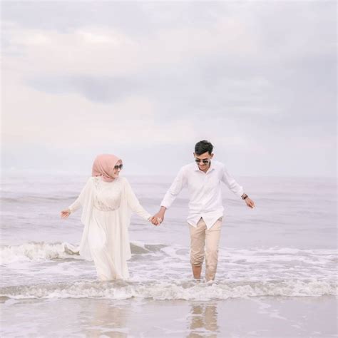 17 Ide Foto Prewedding Di Pantai Yang Keren Dan Estetik