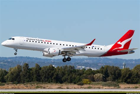 VH XVT QantasLink Embraer ERJ 190AR ERJ 190 100 IGW Photo By Timmy