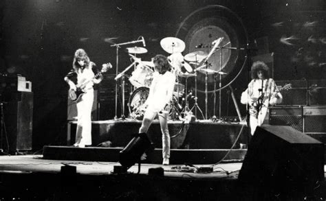 Concert: Queen live at the Auditorium Theater, Chicago, IL, USA [22.02.1976] [QueenConcerts]