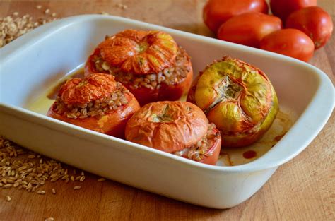 Pomodori Ripieni Di Farro La Ricetta Creativa Variante Del Grande