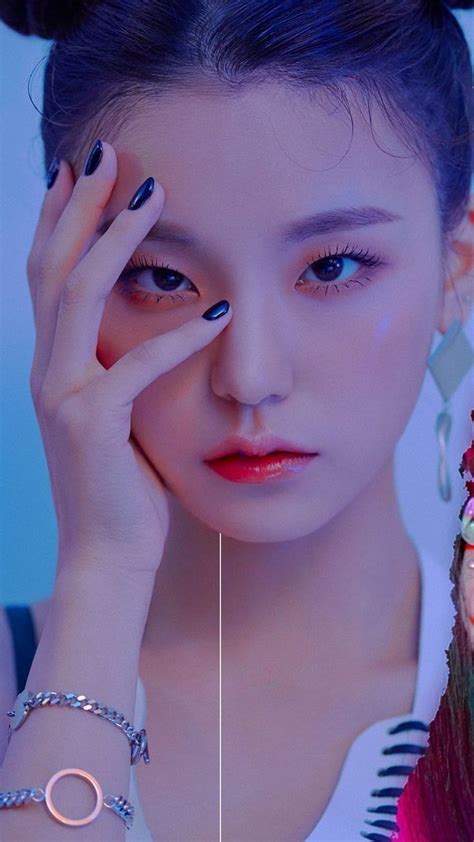 Yeji Itzy Base De Datos De Perfil K Pop Hwang Ye Ji Fondo De