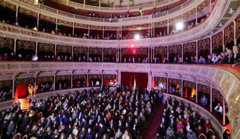 La Velada Patria En El Teatro Libertador Fue Encabezada Por Llaryora Y