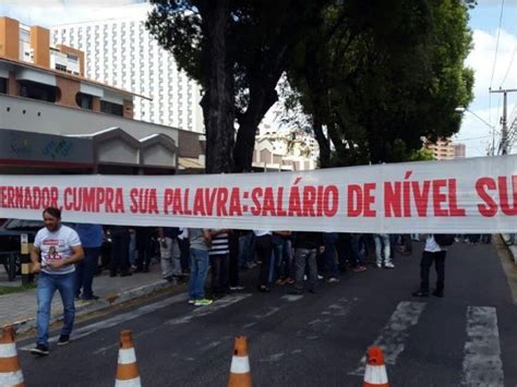 G Ato De Policiais Civis Em Greve Fecha Trecho Da Rua Costa Bastos