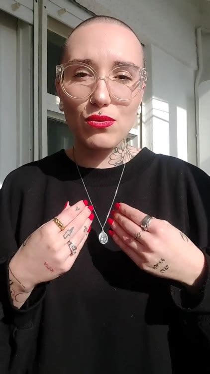 Bald Barefoot Bi Babe Tumblr Tumbex