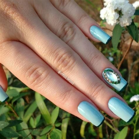 Unhas Esmalte Azul Claro Lindas E Delicadas