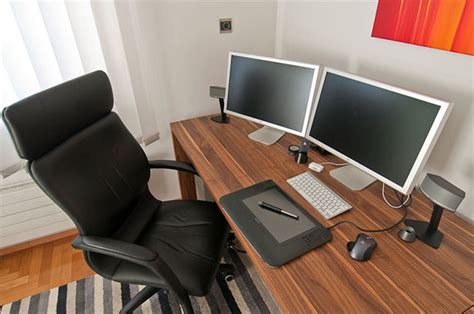 A Showcase of Minimalist Workstations | WDD