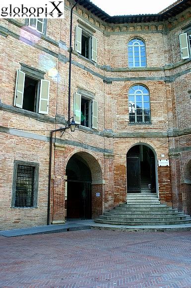 Foto Gubbio Piazza Grande 2 Globopix